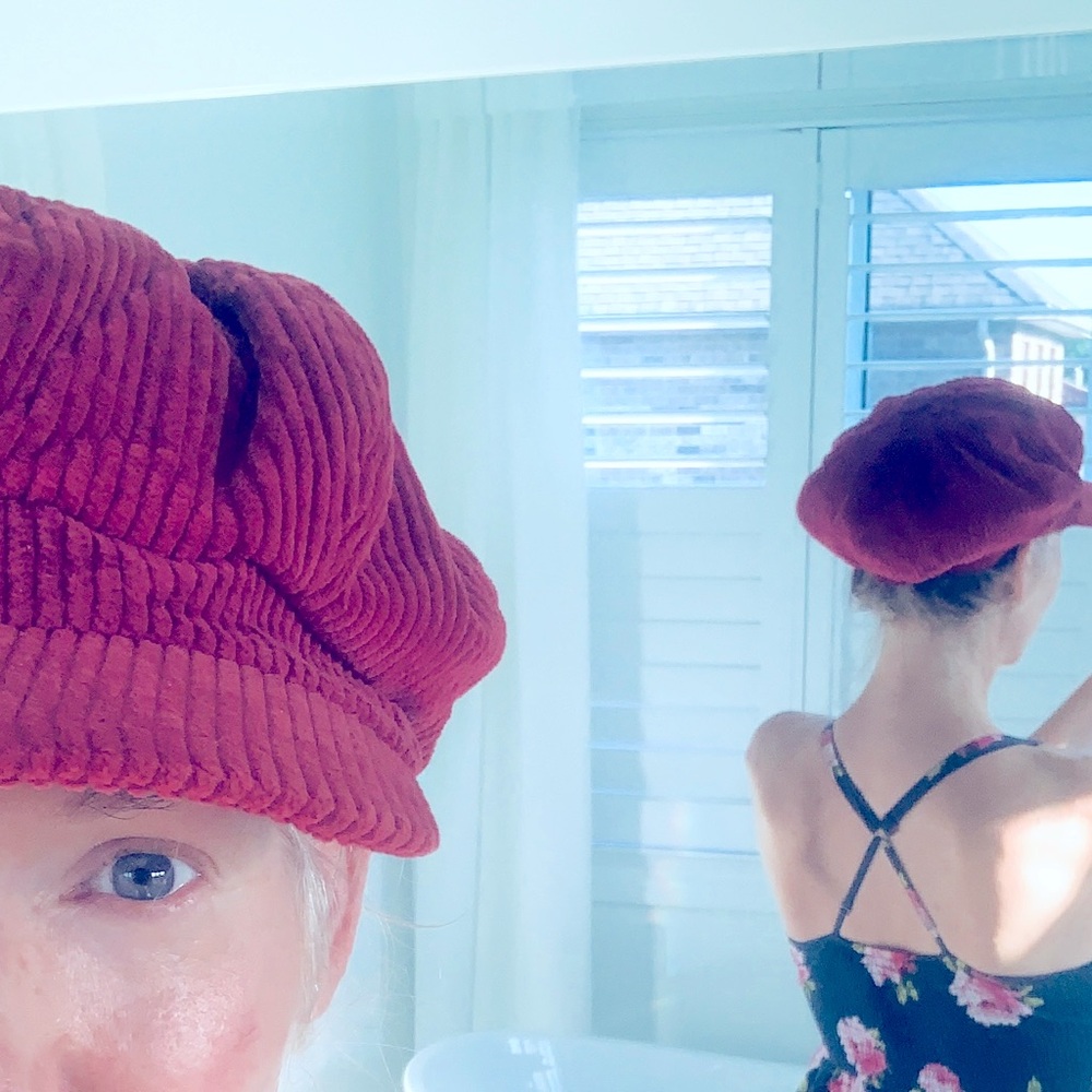 Awesome Vintage Corduroy 100% Cotton Raspberry Beret/Newspaper boy hat 💕